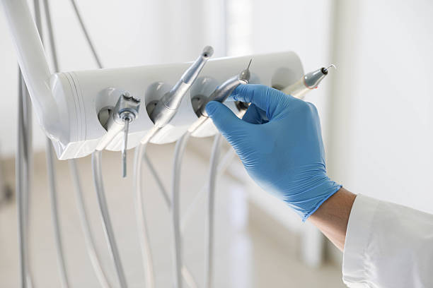 Professional Wisdom Tooth Removal technician working in Newark, TX